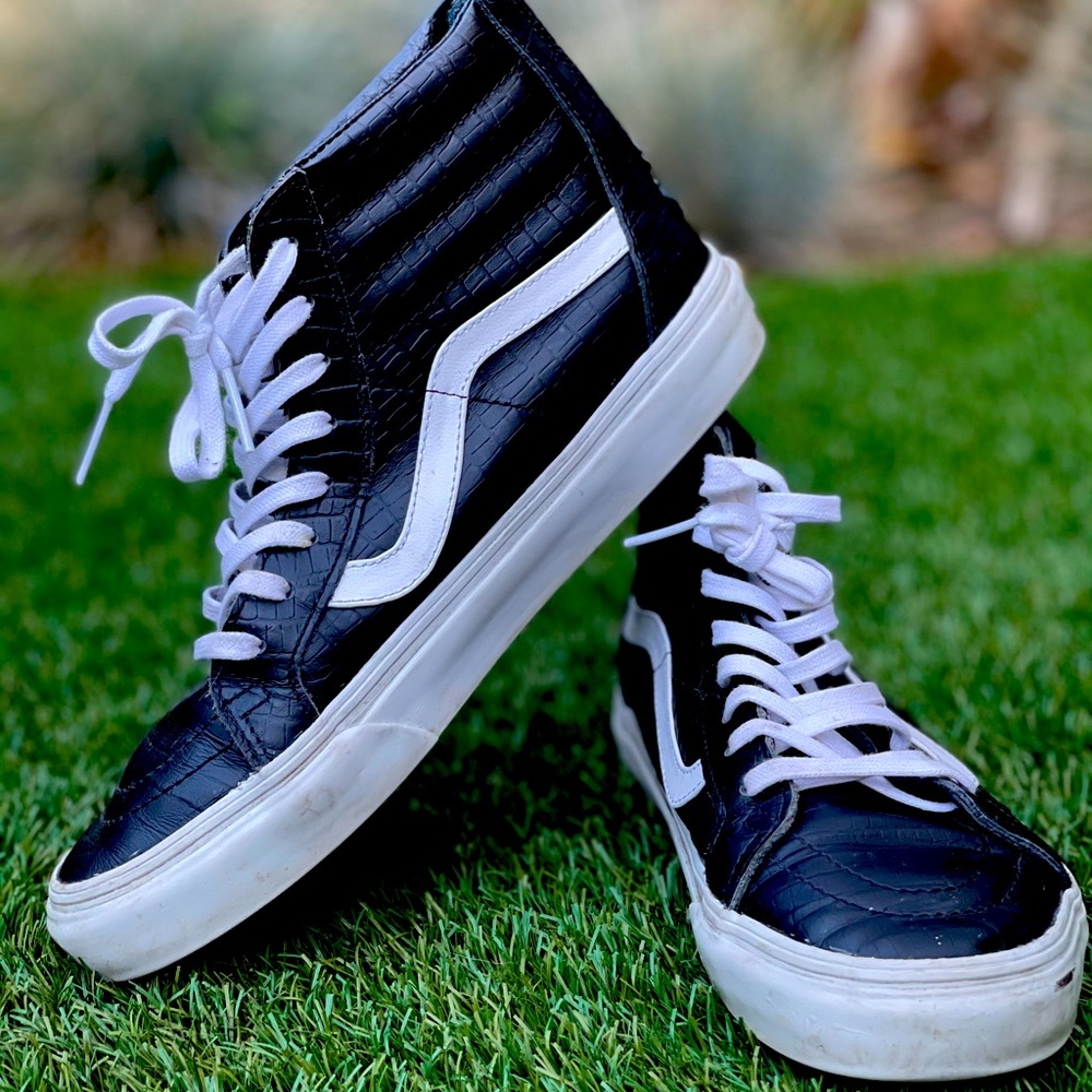 Van high tops black and white